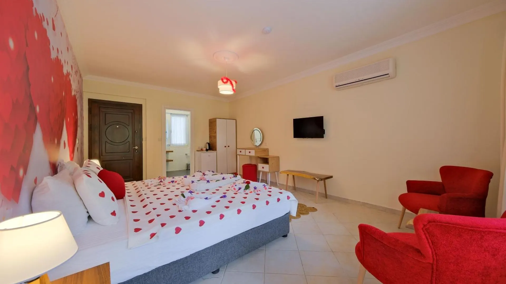 Larimar Suite Hotel Ölüdeniz 2*,